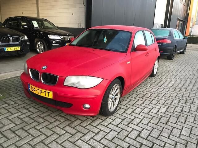 Rood Occasion 2007 BMW 116 Sport Line Hatchback | € 899 (Goede deal) - Afbeelding 1/4
