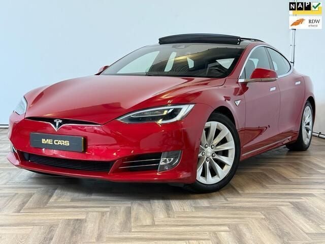 Rood, metallic lak Gebruikt 2017 Tesla Model S Sedan | € 29.944 (Duur) - Afbeelding 1/4