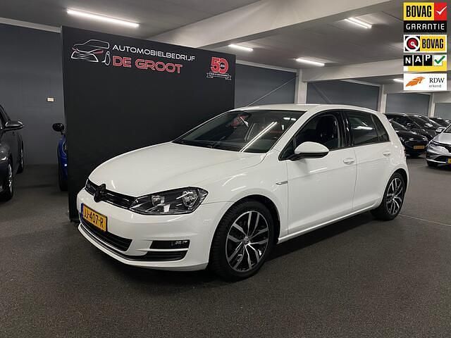 Wit Gebruikt 2016 VW Golf VII Trendline Hatchback | € 9.500 (Eerlijke prijs) - Afbeelding 1/4