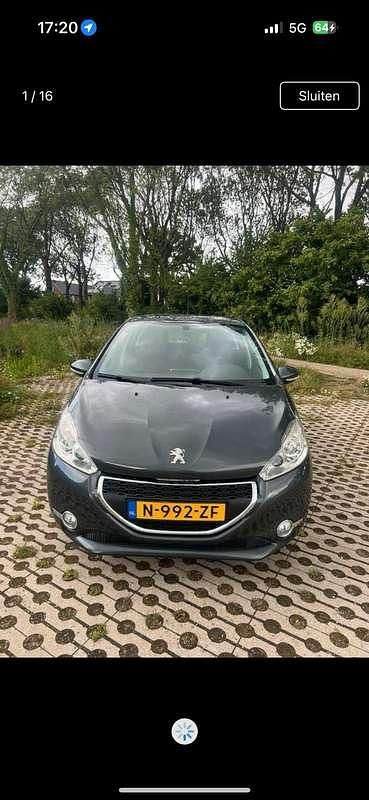 Grijs Gebruikt 2014 Peugeot 208 Allure Hatchback | € 5.500 (Eerlijke prijs) - Afbeelding 1/4