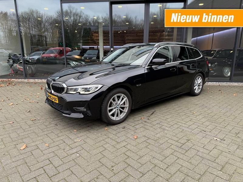 Zwart Gebruikt 2021 BMW 320 Stationwagen | € 21.900 (Super prijs) - Afbeelding 1/4