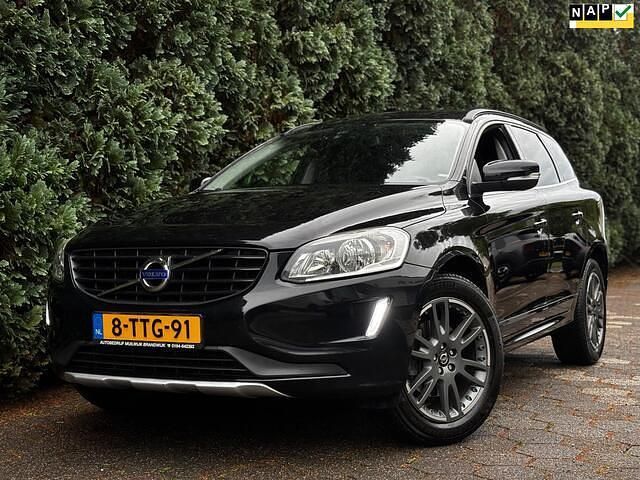 Zwart Gebruikt 2014 Volvo XC60 Momentum SUV | € 15.000 (Eerlijke prijs) - Afbeelding 1/4