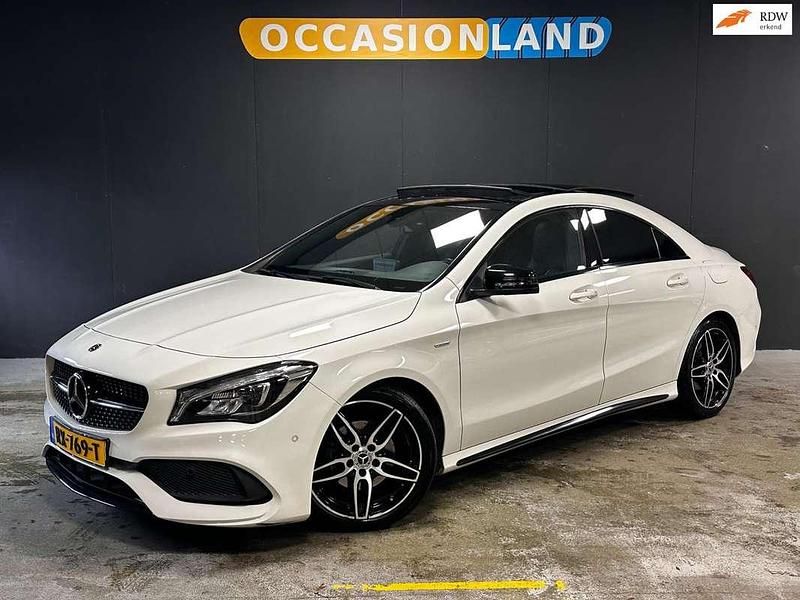 Wit Gebruikt 2017 Mercedes CLA200 Prestige Sedan | € 20.950 (Eerlijke prijs) - Afbeelding 1/3