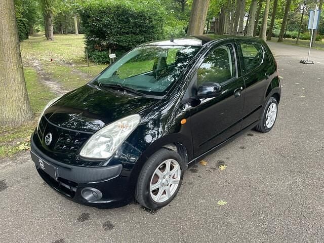 Zwart Gebruikt 2011 Nissan Pixo Hatchback | € 2.455 (Eerlijke prijs) - Afbeelding 1/4