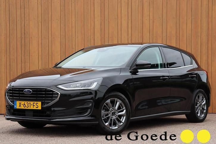 Zwart Gebruikt 2023 Ford Focus Titanium Hatchback | € 19.940 (Eerlijke prijs) - Afbeelding 1/4