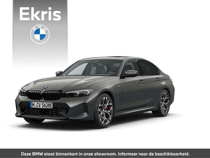 Zwart Nieuw 2025 BMW 330e M Sport Sedan | € 74.130 (Duur) - Afbeelding 1/4