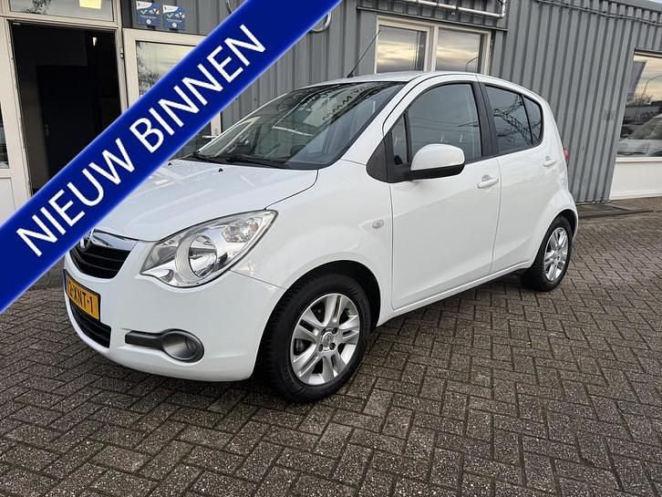 Wit Occasion 2012 Opel Agila Edition Hatchback | € 3.950 (Eerlijke prijs) - Afbeelding 1/4