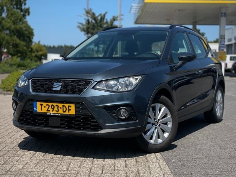 Grijs Gebruikt 2021 Seat Arona SUV | € 15.450 (Goede deal) - Afbeelding 1/4