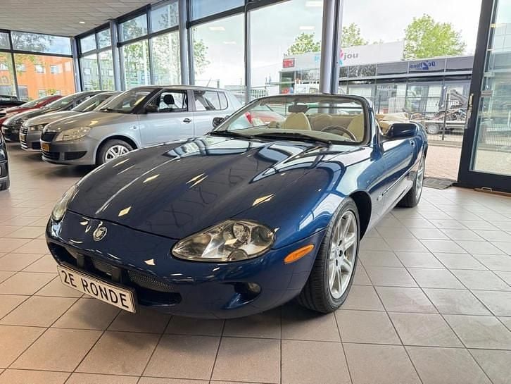 Blauw Occasion 1997 Jaguar XK8 Cabriolet | € 14.950 - Afbeelding 1/3