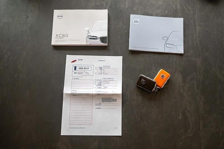 Occasion Volvo XC60 Inscription 303 PK (222 kW) 2021 Blauw SUV