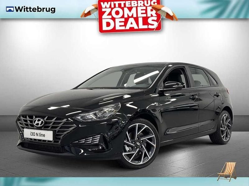 Zwart Nieuw 2025 Hyundai i30 Comfort Hatchback | € 33.925 (Duur) - Afbeelding 1/3