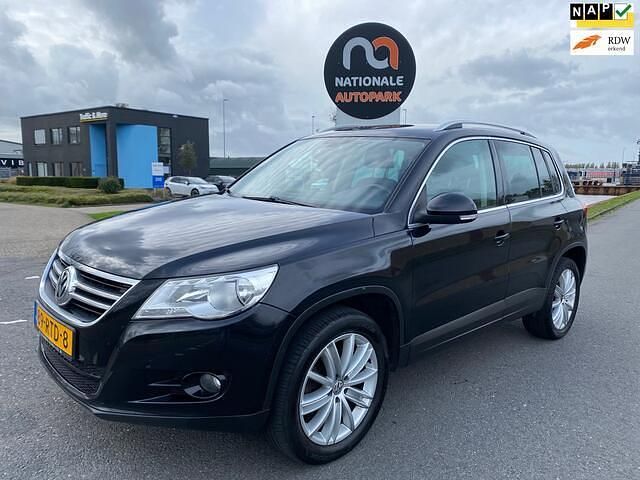 Zwart Occasion 2011 VW Tiguan Sportline SUV | € 5.450 (Goede deal) - Afbeelding 1/4
