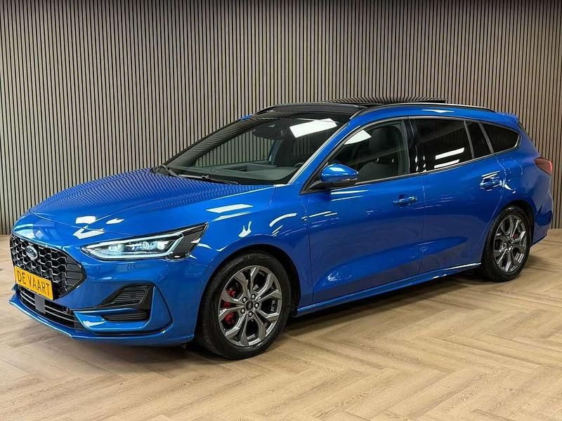 Blauw Gebruikt 2024 Ford Focus ST-Line X Stationwagen | € 26.895 (Eerlijke prijs) - Afbeelding 1/4