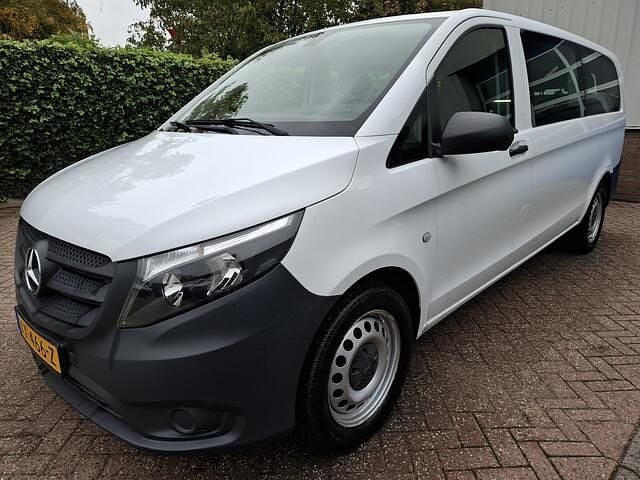 Wit Gebruikt 2019 Mercedes Vito MPV | € 18.950 (Eerlijke prijs) - Afbeelding 1/4