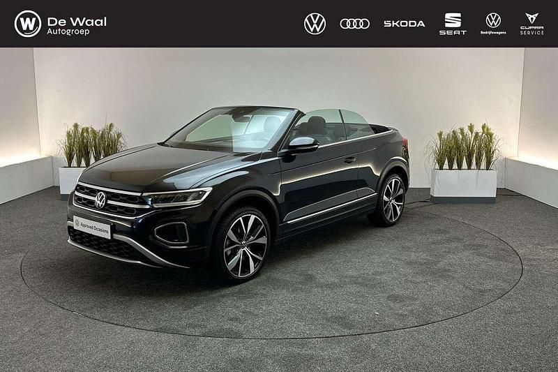 Deep black cabriodak in zwart Gebruikt 2023 VW T-Roc Cabriolet Style Cabriolet | € 31.895 (Eerlijke prijs) - Afbeelding 1/3