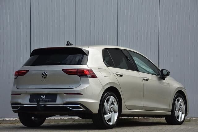 Beige Occasion 2023 VW Golf VIII Move Hatchback | € 27.440 (Super prijs) - Afbeelding 1/4