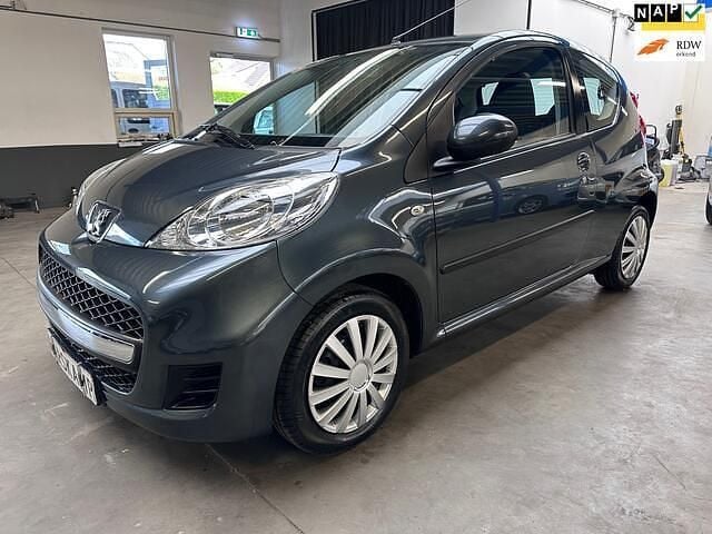 Grijs Gebruikt 2010 Peugeot 107 Hatchback | € 4.999 (Eerlijke prijs) - Afbeelding 1/4
