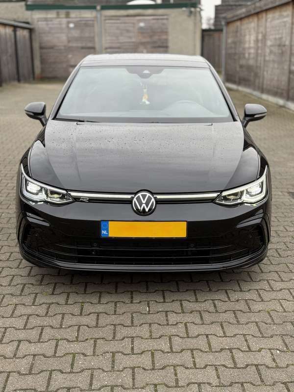 Gebruikt 2021 VW Golf VIII Business+ Hatchback | € 25.950 (Goede deal) - Afbeelding 1/4