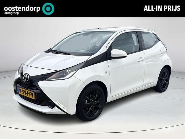 Wit Gebruikt 2014 Toyota Aygo X-play Hatchback | € 8.950 (Iets duurder) - Afbeelding 1/4
