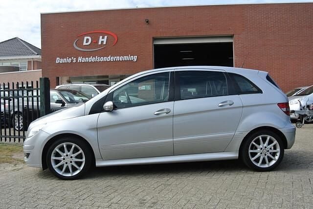 Grijs Gebruikt 2008 Mercedes B200 MPV | € 3.199 (Goede deal) - Afbeelding 1/4