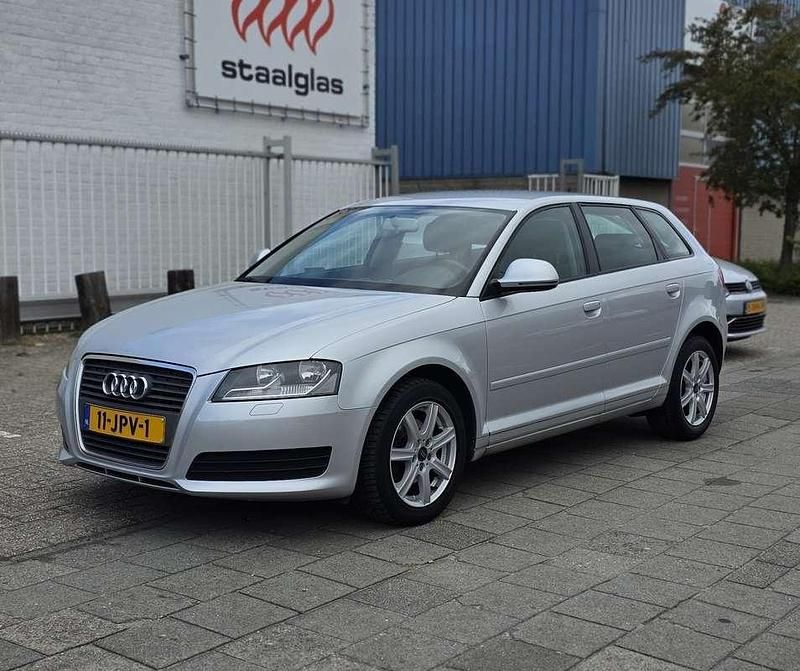 Zilver Gebruikt 2009 Audi A3 Stationwagen | € 7.200 (Iets duurder) - Afbeelding 1/4