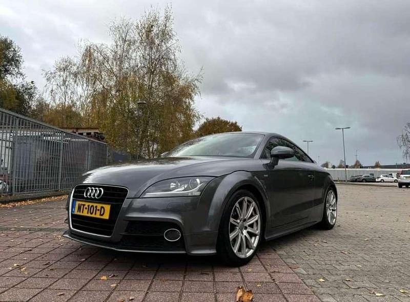 Grijs Gebruikt 2011 Audi TT Coupé | € 9.900 (Eerlijke prijs) - Afbeelding 1/4