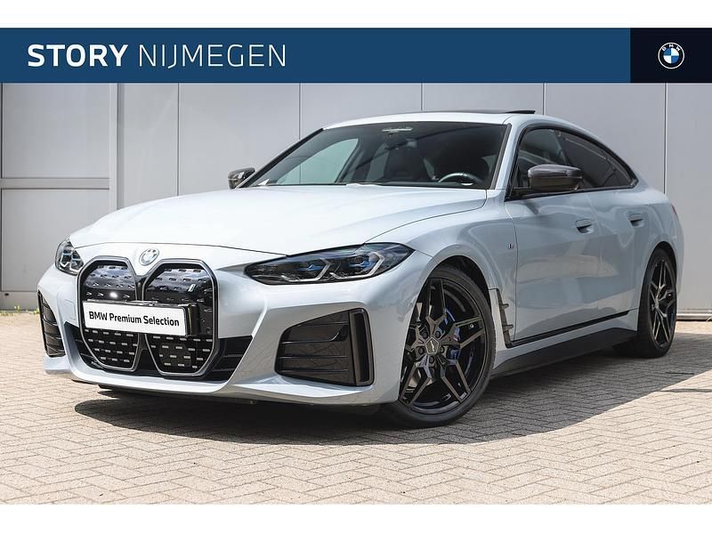 Grijs Gebruikt 2024 BMW i4 Comfort Edition Sedan | € 54.950 (Iets duurder) - Afbeelding 1/4