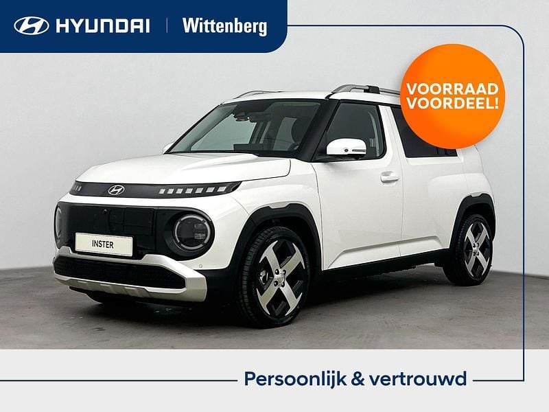 Wit Nieuw 2025 Hyundai Inster Hatchback | € 28.190 (Eerlijke prijs) - Afbeelding 1/3