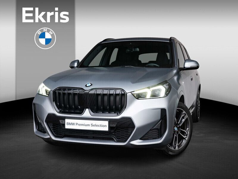 Grijs Gebruikt 2022 BMW X1 M Sport SUV | € 43.850 - Afbeelding 1/4