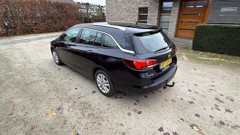 Occasion Opel Astra Business 2018 Blauw (metallic) Stationwagen