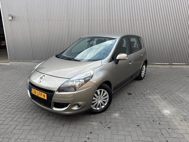 Beige Gebruikt 2010 Renault Scénic III Expression MPV | € 4.450 (Goede deal) - Afbeelding 1/4