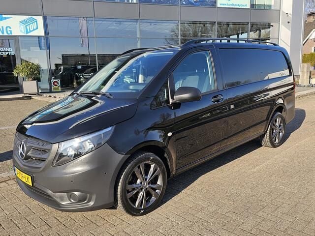 Zwart Gebruikt 2018 Mercedes Vito MPV | € 24.750 (Goede deal) - Afbeelding 1/4