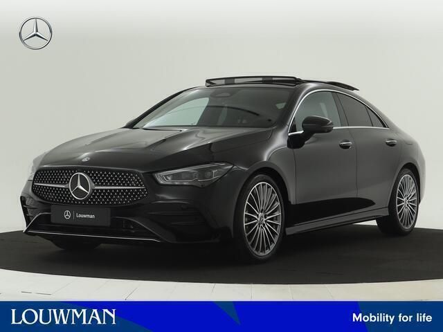 Zwart Nieuw 2024 Mercedes CLA180 AMG line Plus Sedan | € 57.448 - Afbeelding 1/3