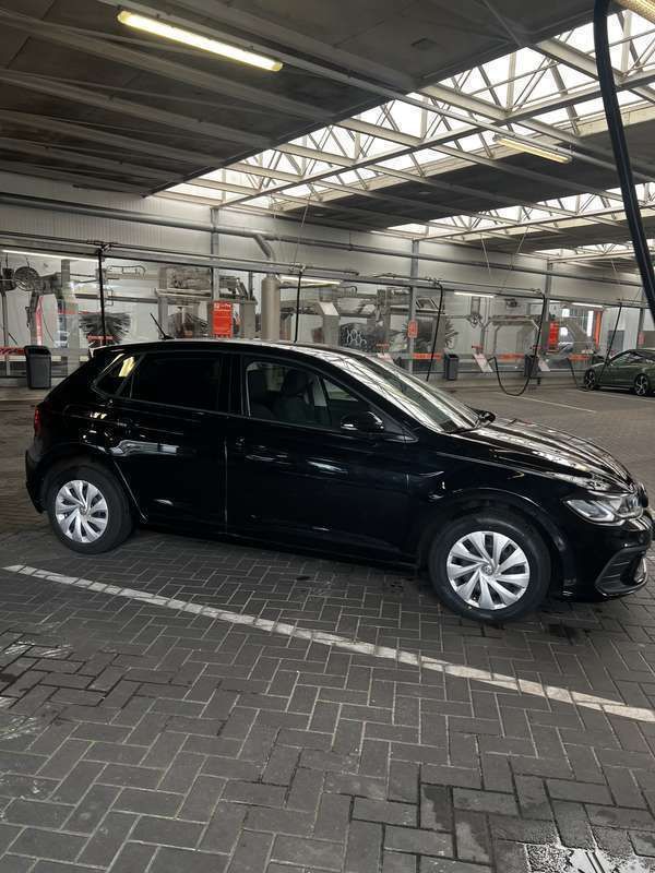 Zwart Gebruikt 2022 VW Polo Hatchback | € 19.500 (Super prijs) - Afbeelding 1/4