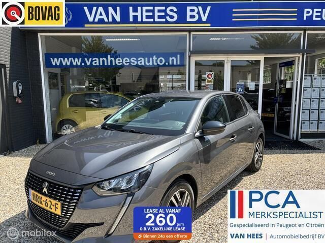 Grijs Gebruikt 2023 Peugeot 208 Allure Hatchback | € 19.450 (Eerlijke prijs) - Afbeelding 1/4