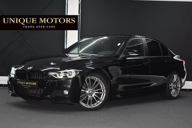 Zwart Gebruikt 2017 BMW 330 M Sport Sedan | € 20.950 (Eerlijke prijs) - Afbeelding 1/4