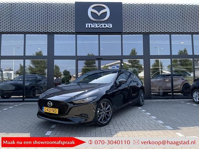 Jet black Gebruikt 2021 Mazda 3 Sportive Hatchback | € 19.750 (Eerlijke prijs) - Afbeelding 1/4