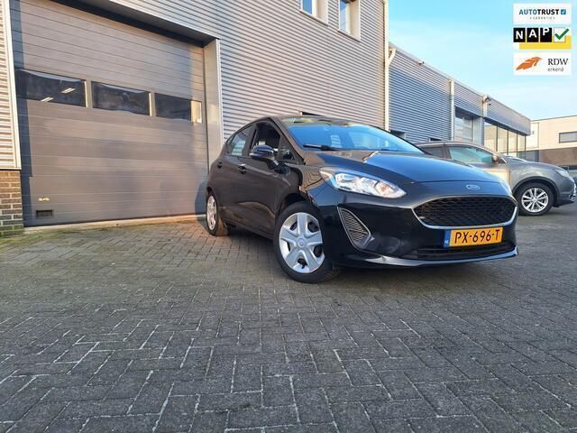 Zwart Gebruikt 2017 Ford Fiesta Trend Hatchback | € 7.999 (Iets duurder) - Afbeelding 1/4