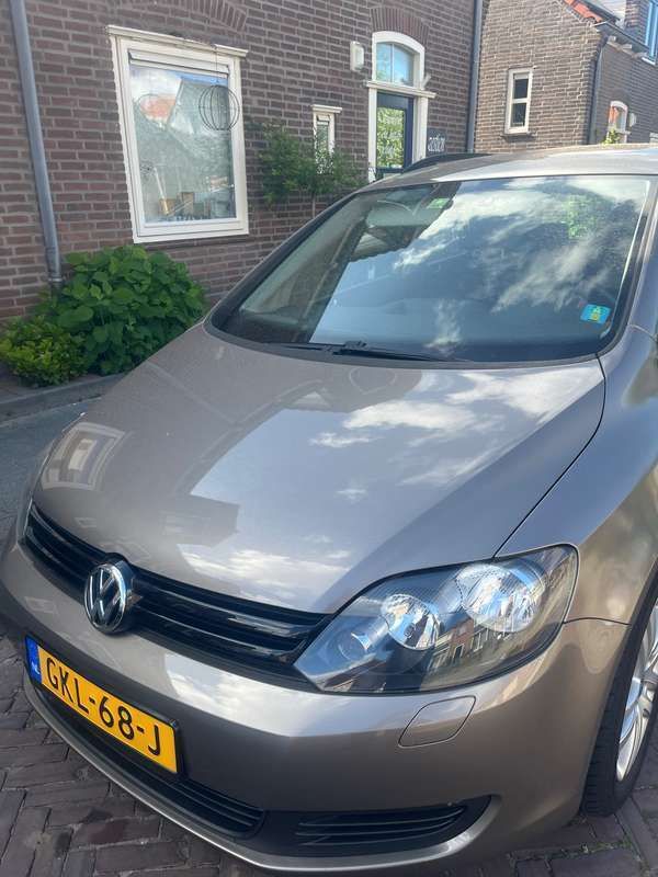 Bruin Gebruikt 2009 VW Golf Plus Cross Trendline MPV | € 3.840 (Eerlijke prijs) - Afbeelding 1/4