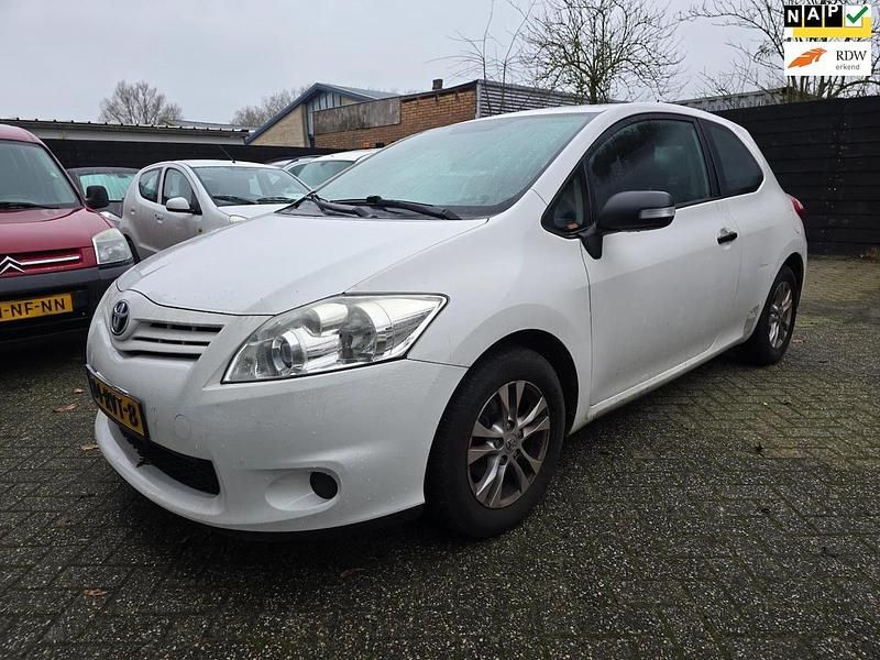 Wit Gebruikt 2011 Toyota Auris Comfort Hatchback | € 1.250 (Super prijs) - Afbeelding 1/4