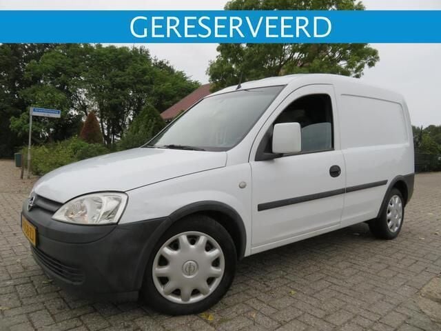 Wit Gebruikt 2006 Opel Combo MPV | € 4.395 (Eerlijke prijs) - Afbeelding 1/4