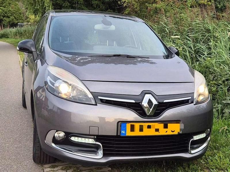 Grijs Gebruikt 2013 Renault Scénic III Bose Edition MPV | € 5.000 (Eerlijke prijs) - Afbeelding 1/4