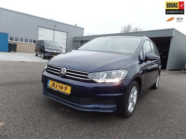 Blauw (metallic) Gebruikt 2021 VW Touran Comfortline MPV | € 28.751 (Super prijs) - Afbeelding 1/4
