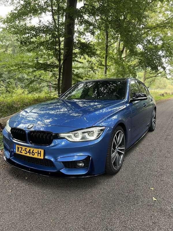 Blauw Gebruikt 2016 BMW 330 M Sport Sedan | € 15.500 (Duur) - Afbeelding 1/4