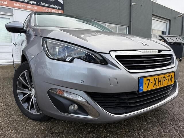 Occasion Peugeot 308 125 PK (91 kW) 2014 Grijs Hatchback