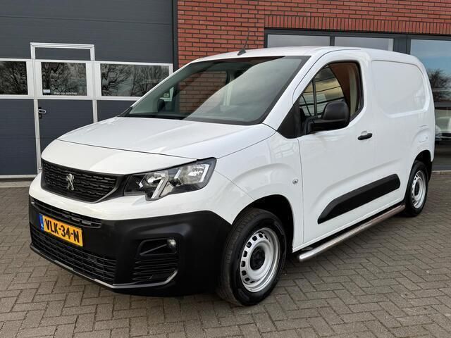 Wit Gebruikt 2021 Peugeot Partner Premium MPV | € 9.950 (Eerlijke prijs) - Afbeelding 1/4