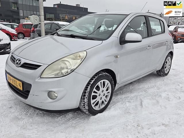 Grijs Occasion 2010 Hyundai i20 Hatchback | € 1.850 - Afbeelding 1/4