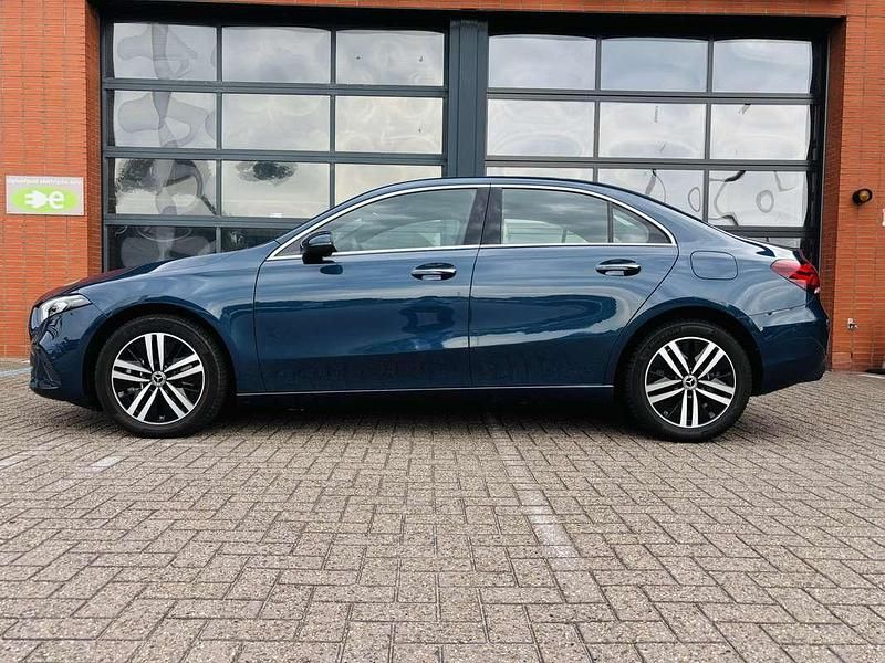 Occasion Mercedes A250 Business 218 PK (160 kW) 2023 Blauw, metallic lak Sedan