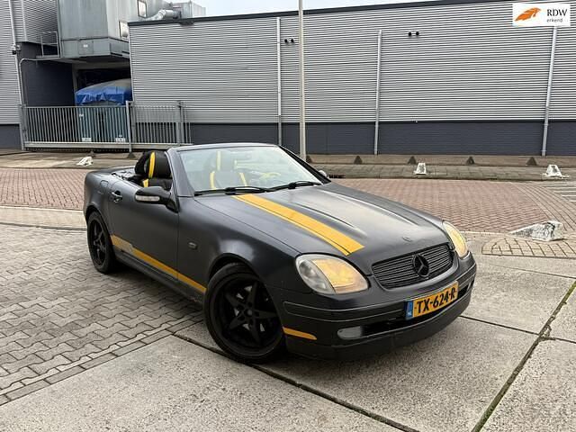 Zwart Gebruikt 1999 Mercedes SLK200 Cabriolet | € 1.950 (Super prijs) - Afbeelding 1/4