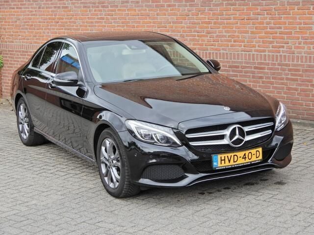 Zwart Gebruikt 2018 Mercedes C180 Prestige Sedan | € 23.500 (Iets duurder) - Afbeelding 1/4